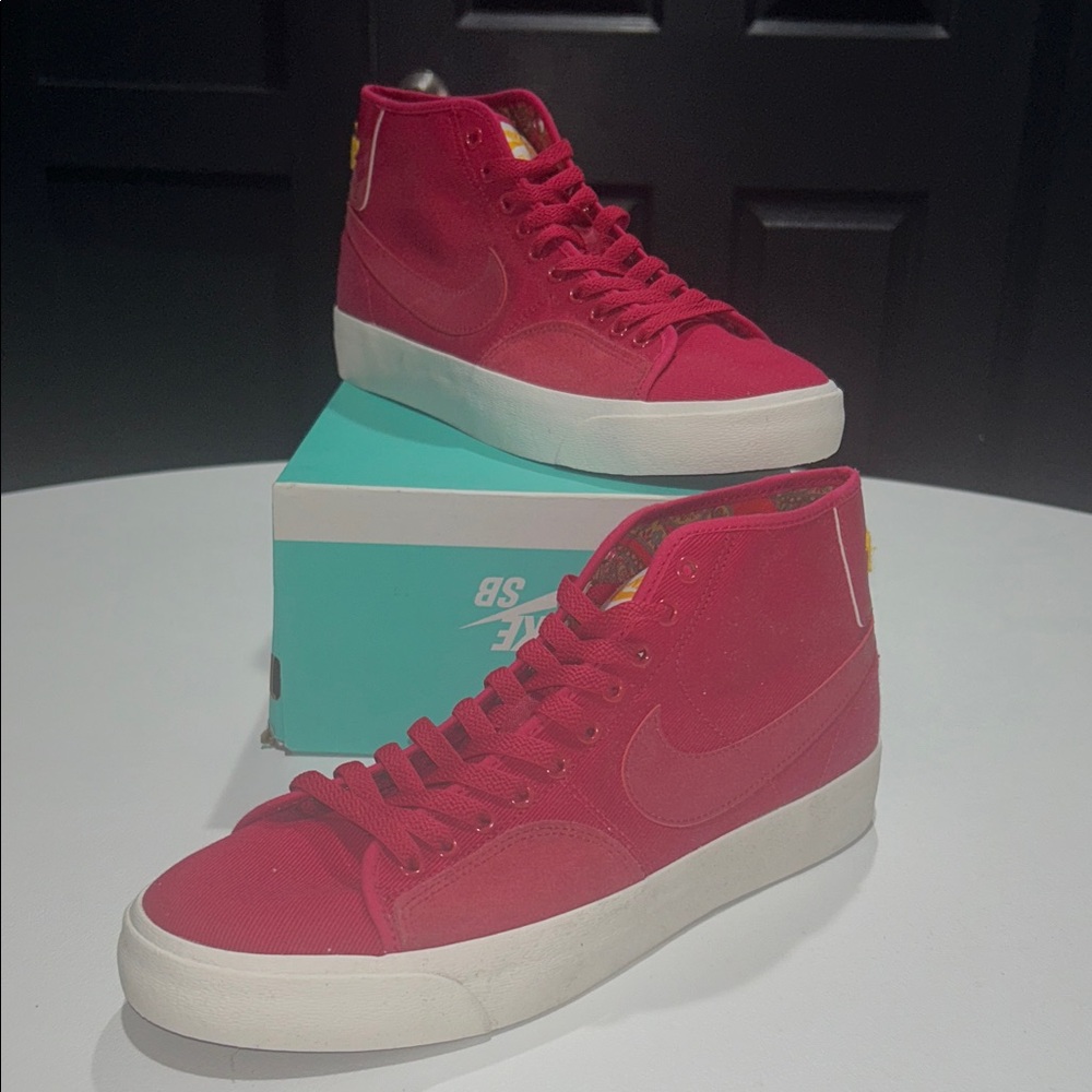 Nike SB Blazer Low Court Mid Premium “Mystic Hibiscus” Men’s Size 10.5